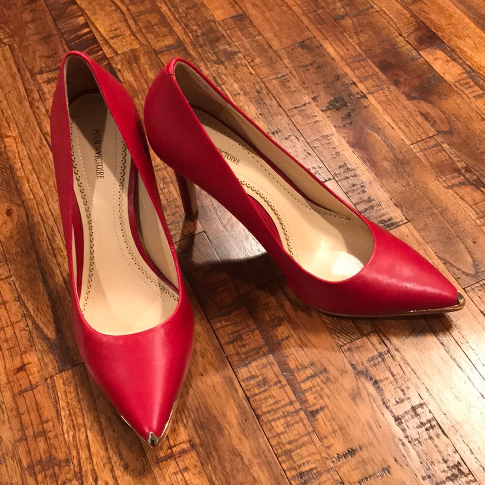 Pour la Victoire red leather stilettos